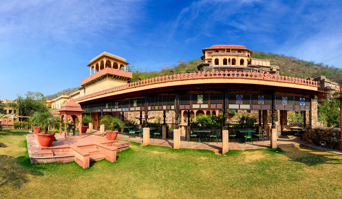 Enjoy a memorable Delhi-to-Neemrana day trip filled with history, architecture, and scenic beauty.