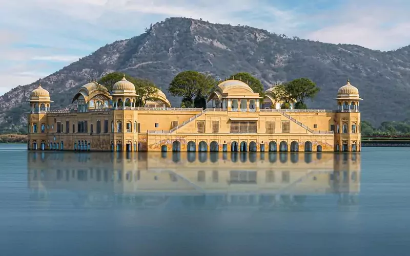 https://www.northindiaprivatetours.com/wp-content/uploads/2024/07/jalmahal.webp