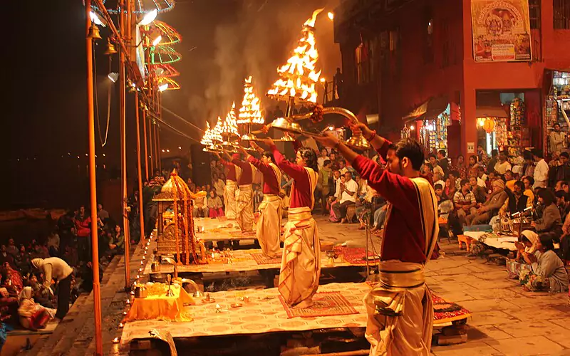 https://www.northindiaprivatetours.com/wp-content/uploads/2024/08/gangaarti.webp