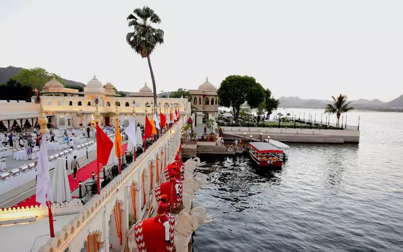 https://www.northindiaprivatetours.com/wp-content/uploads/2024/08/jagmandir.webp
