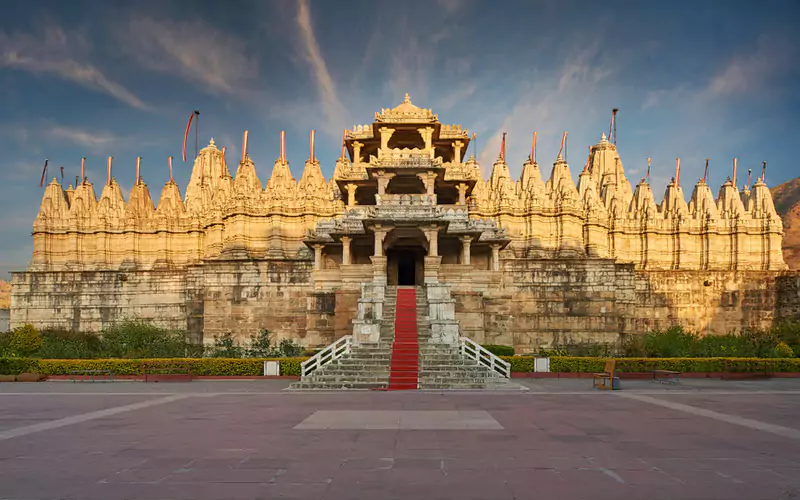 https://www.northindiaprivatetours.com/wp-content/uploads/2024/08/ranakpur.webp