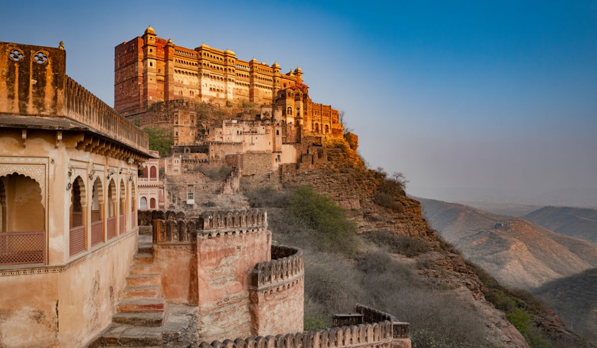 Delhi to Neemrana: Complete Weekend Trip Guide (Distance, Time, Things to Do)